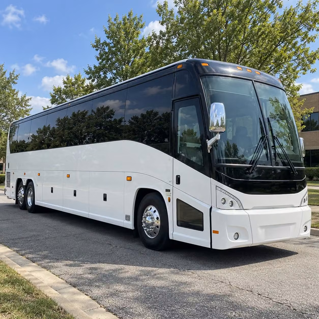 ada accessible field trip buses available for quincy school groups